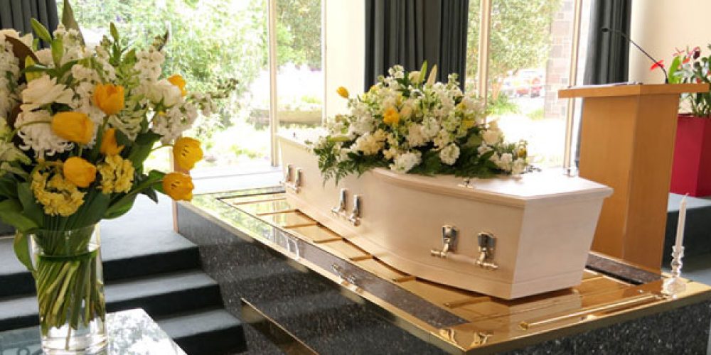 Qui doit organiser les obsèques ?