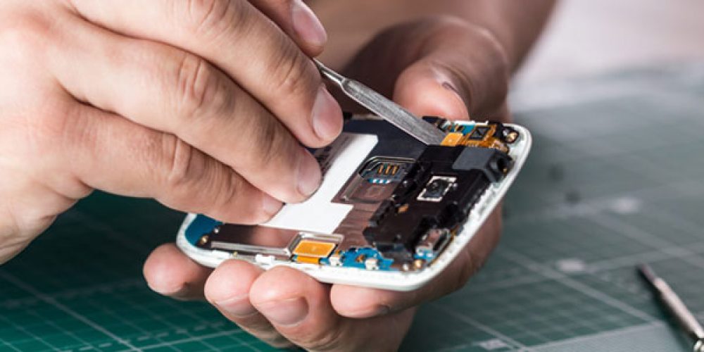 Comment réparer soi-même son téléphone en panne ?